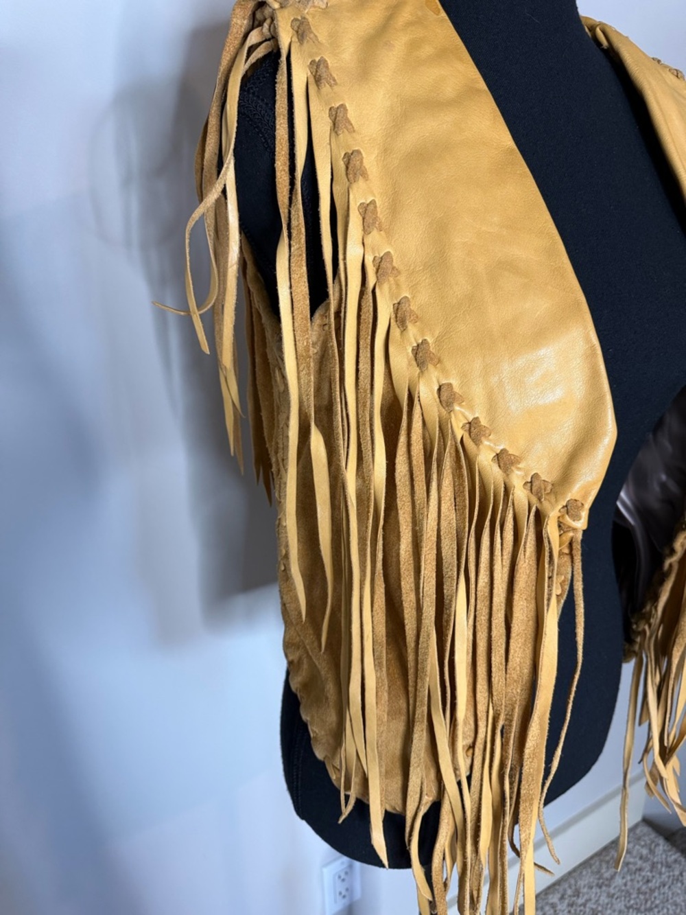 Vintage Yellow Tan Leather Suede Crop Vest Fringe Braided Seams Boho Lined Small - Picture 4 of 16